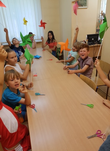 kolorowe wiatraczki w filli nr 1