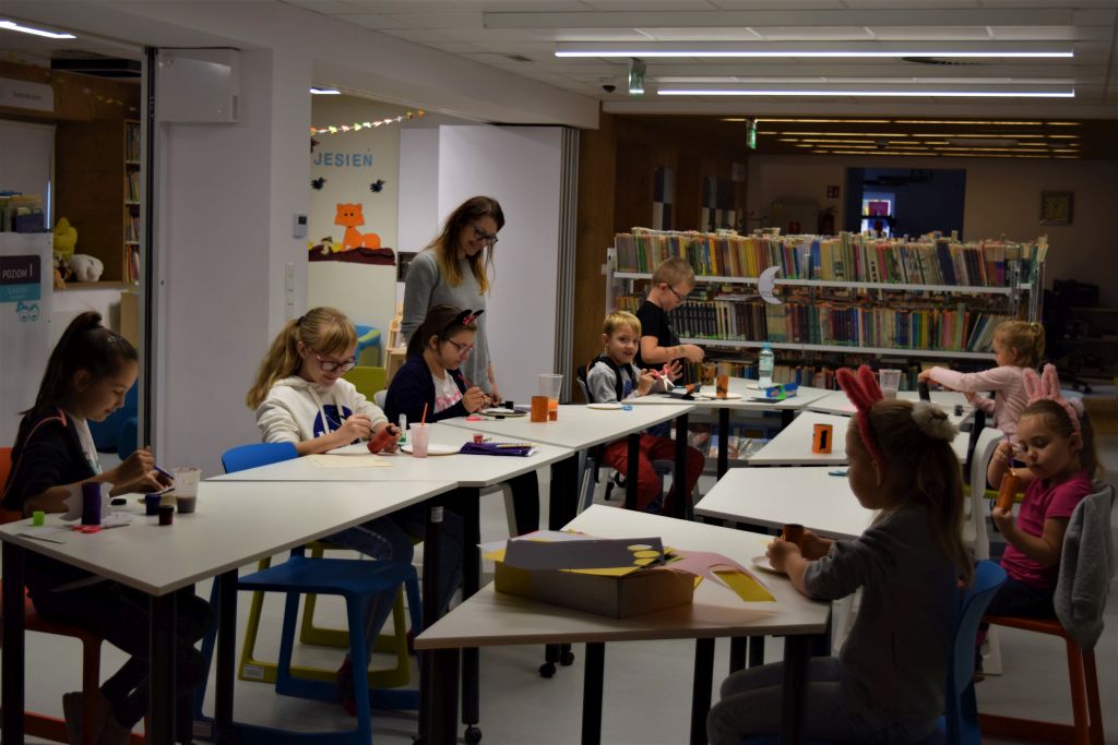 poranek z biblioteką